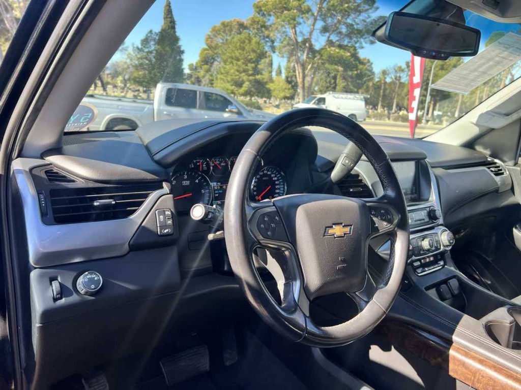 2020 Chevrolet Suburban Image 9