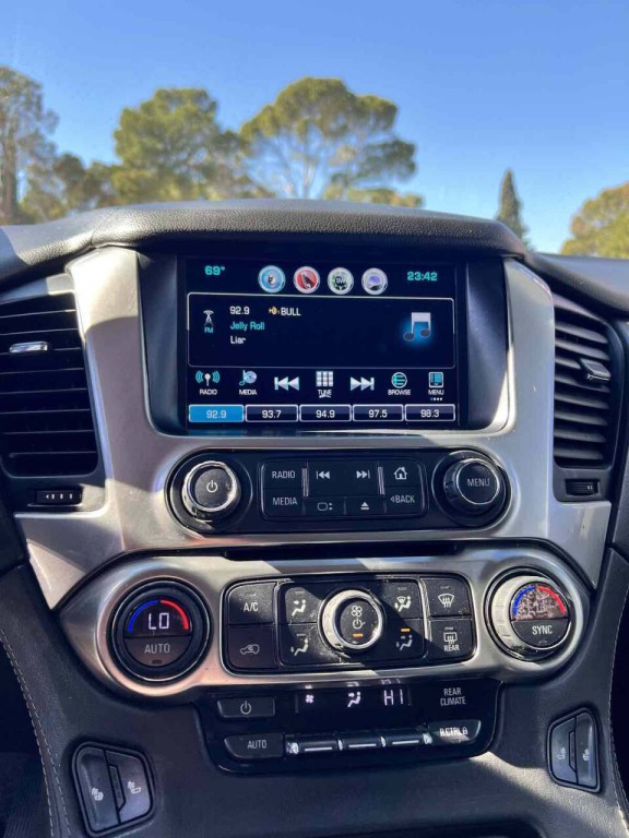 2020 Chevrolet Suburban Image 13