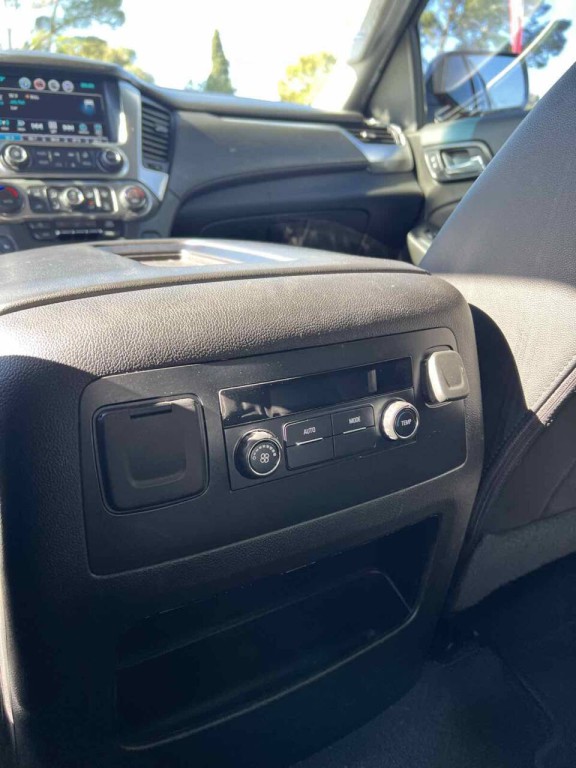 2020 Chevrolet Suburban Image 18