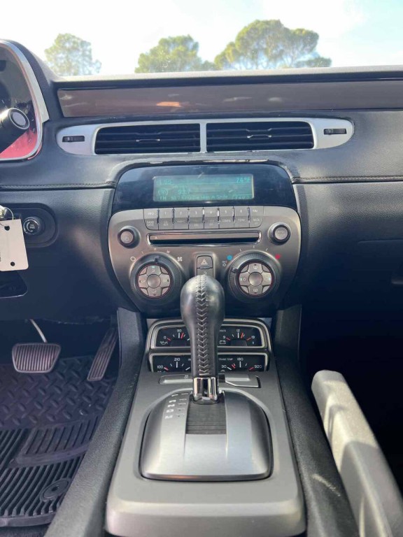 2015 Chevrolet Camaro Image 14