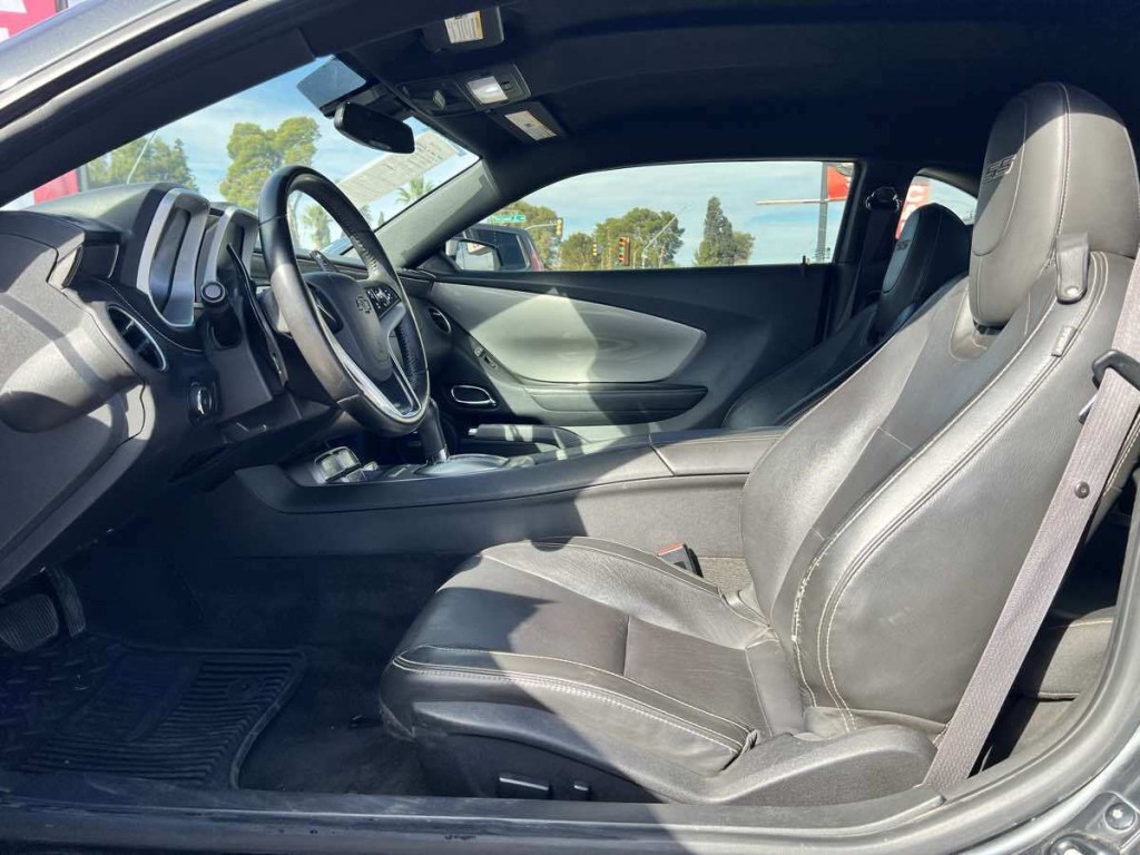 2015 Chevrolet Camaro Image 16