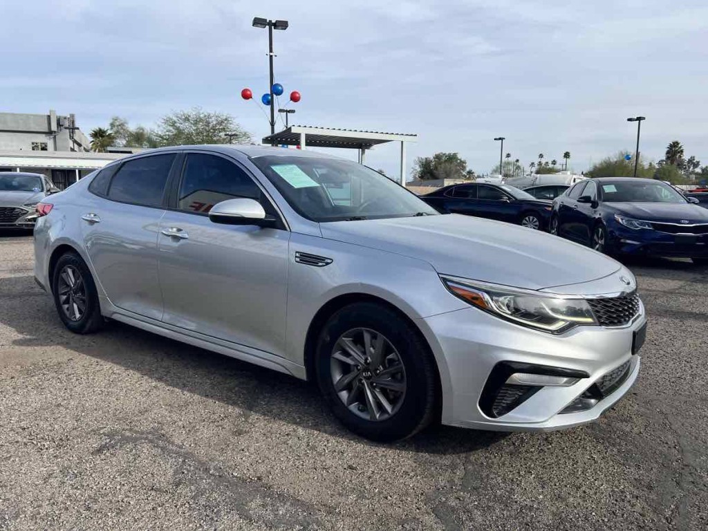 2020 Kia Optima Image 3