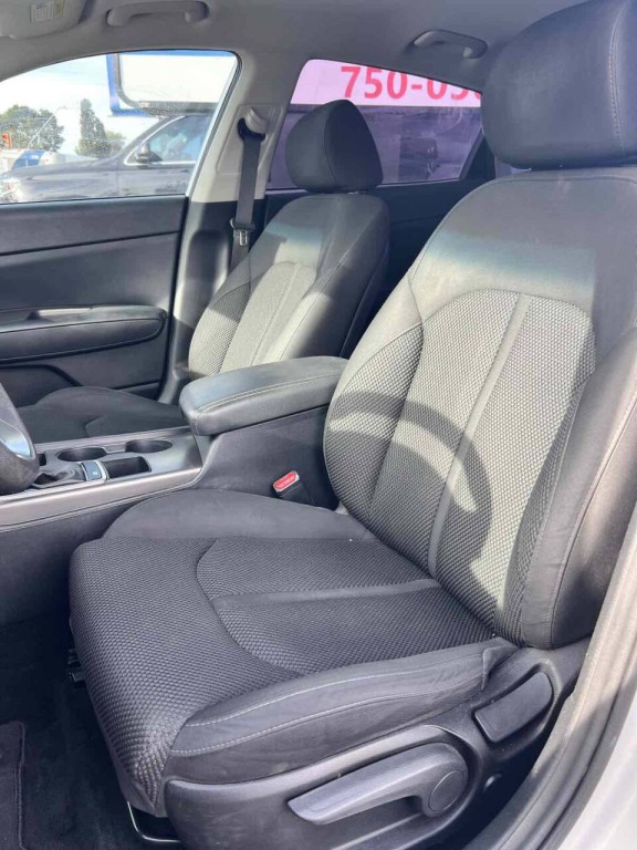 2020 Kia Optima Image 17