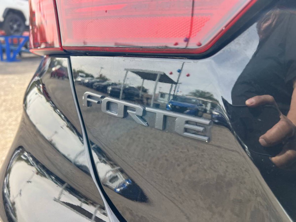 2022 Kia Forte Image 5