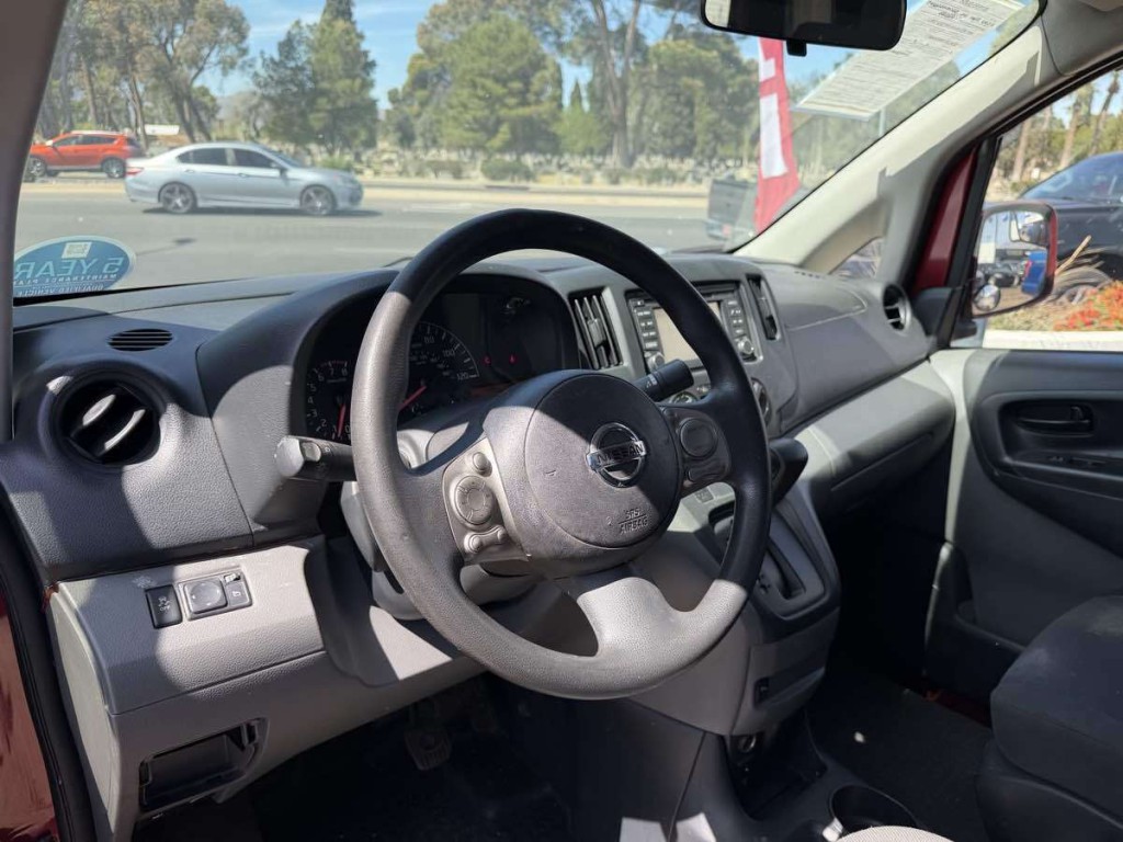 2016 Nissan NV200 Image 10
