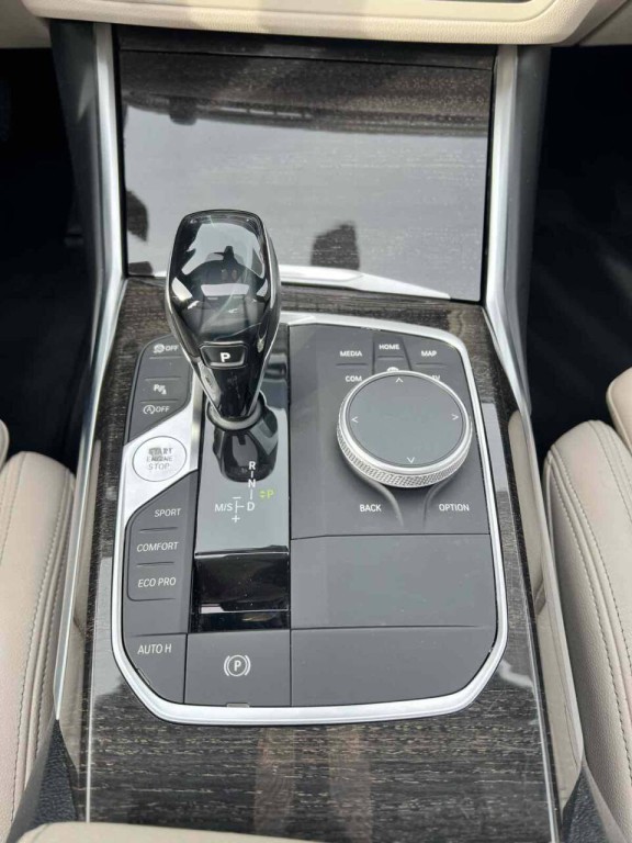 2019 BMW 3 Series Image 16