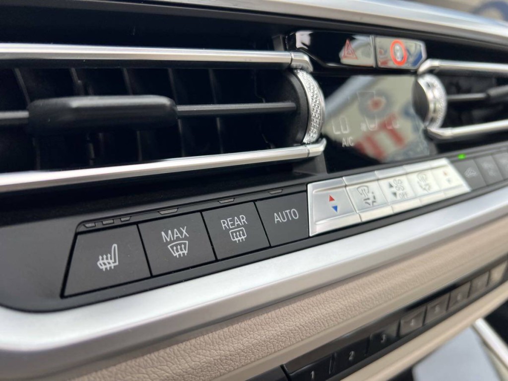 2019 BMW 3 Series Image 23