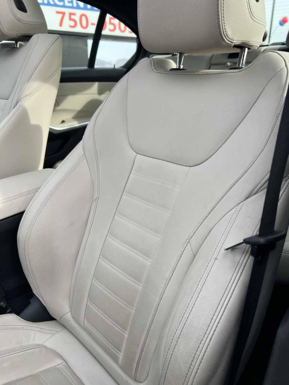 2019 BMW 3 Series Image 25