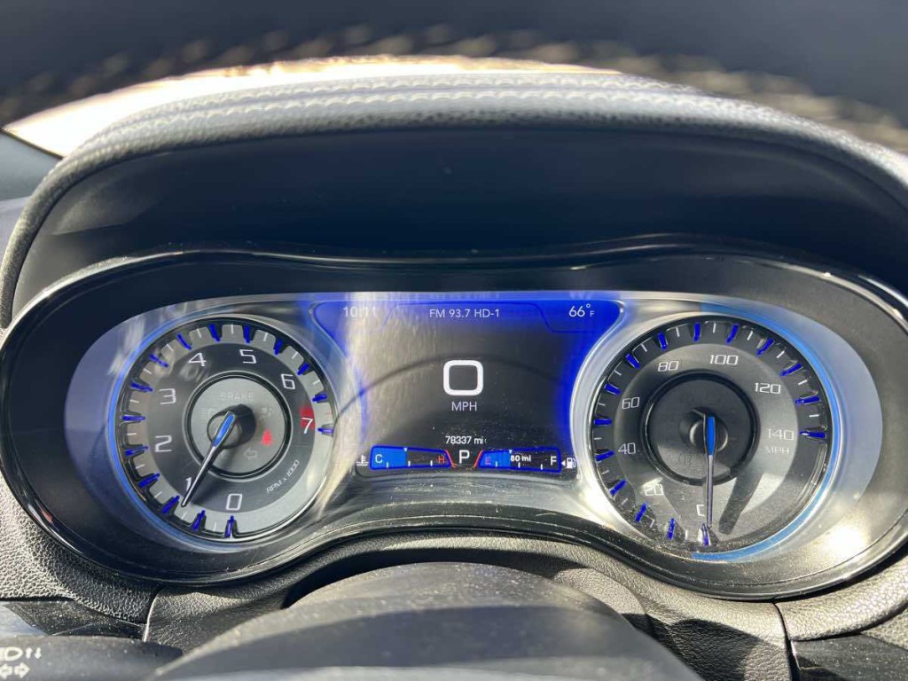 2023 Chrysler 300 Image 15