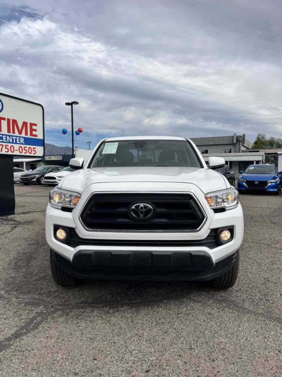 2023 Toyota Tacoma Image 2