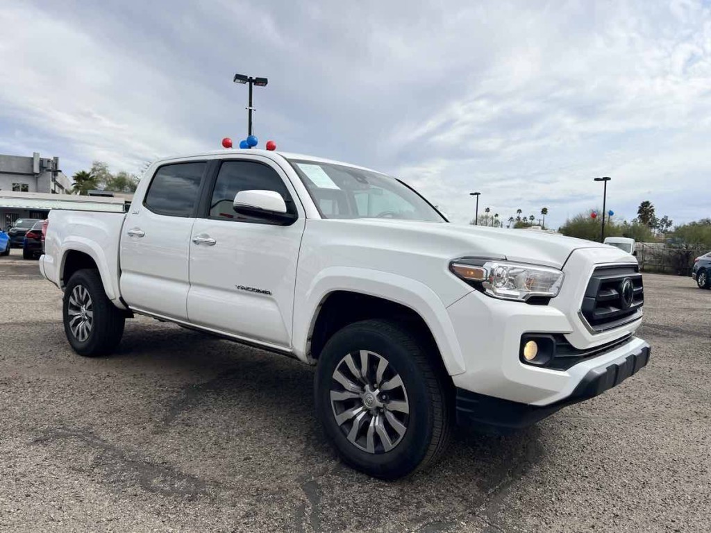 2023 Toyota Tacoma Image 3
