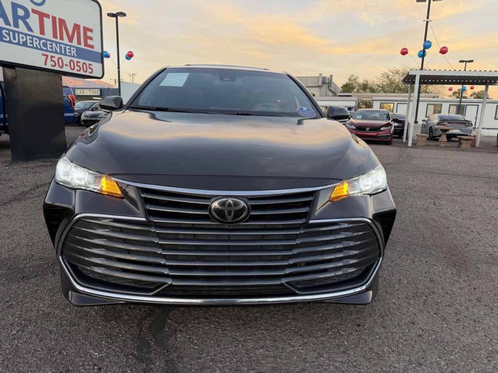 2019 Toyota Avalon Image 2