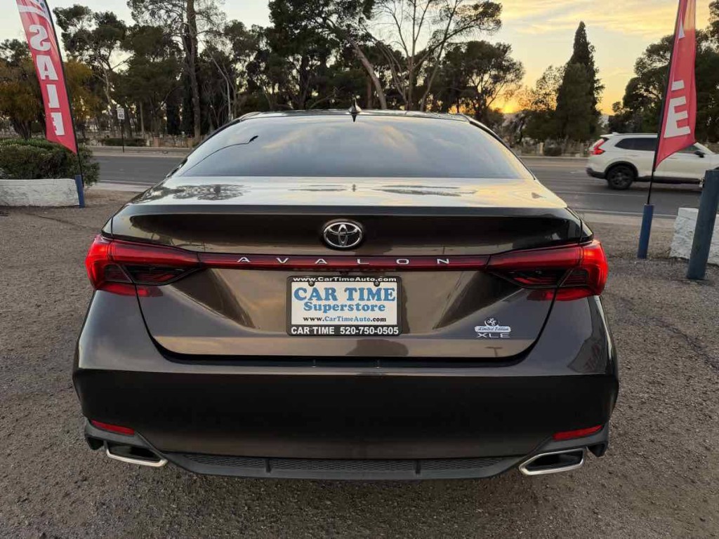 2019 Toyota Avalon Image 4