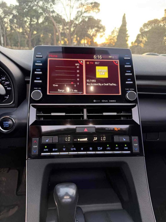 2019 Toyota Avalon Image 12