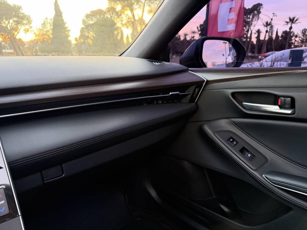 2019 Toyota Avalon Image 18