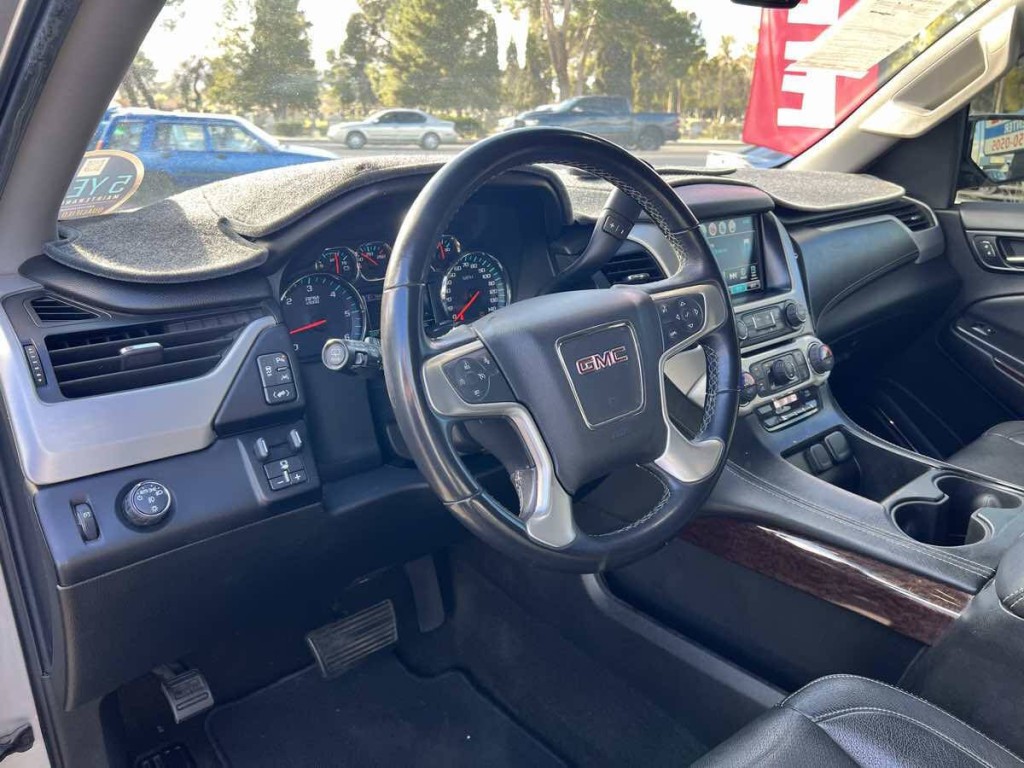 2017 GMC Yukon Image 9
