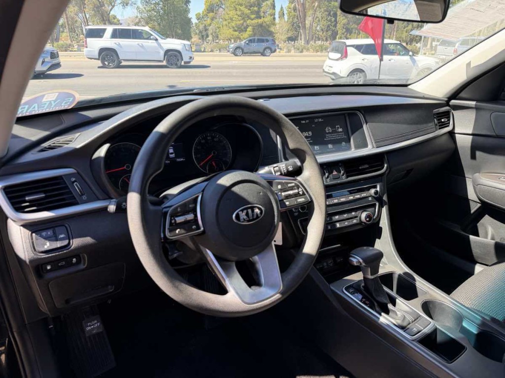 2019 Kia Optima Image 11