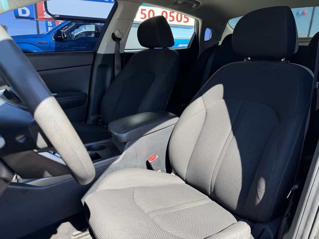 2019 Kia Optima Image 21