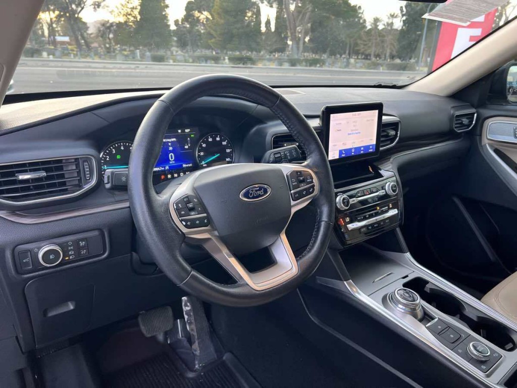 2021 Ford Explorer Image 14