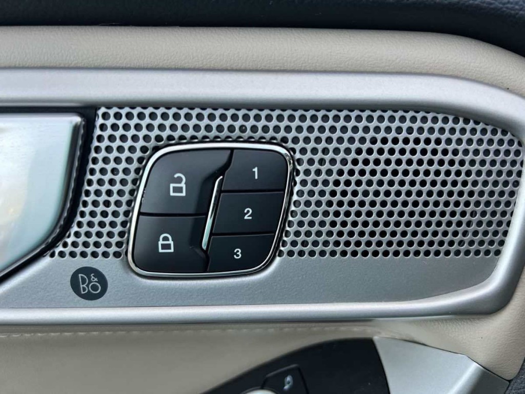 2021 Ford Explorer Image 24