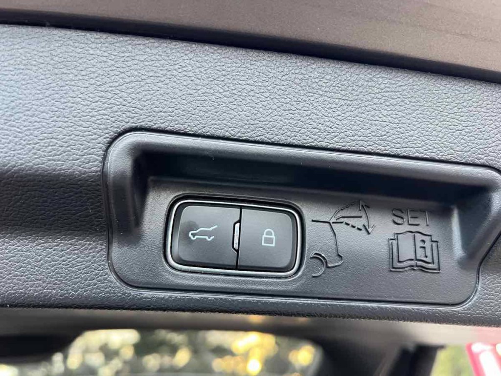 2021 Ford Explorer Image 32