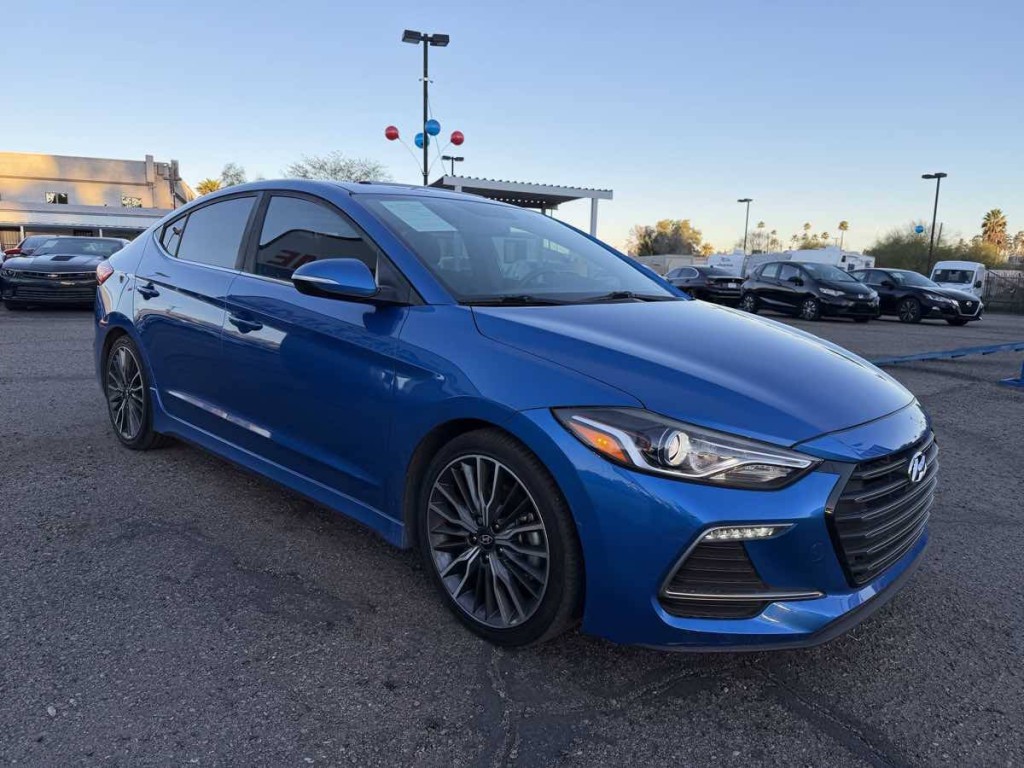2018 Hyundai Elantra Image 3