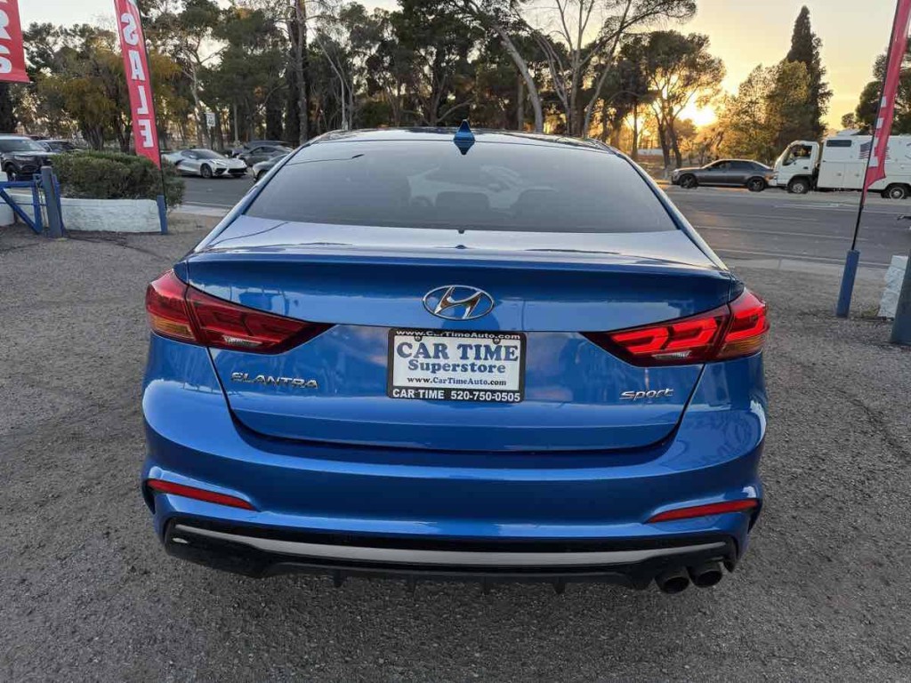 2018 Hyundai Elantra Image 4
