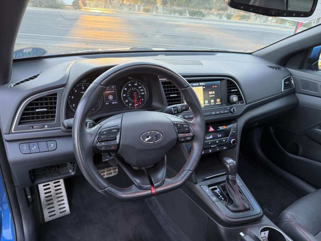 2018 Hyundai Elantra Image 12