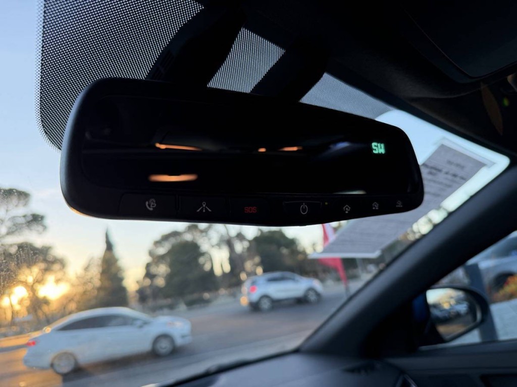 2018 Hyundai Elantra Image 17