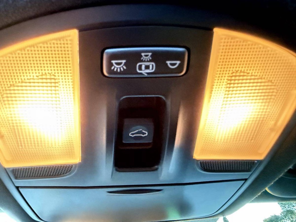 2018 Hyundai Elantra Image 19