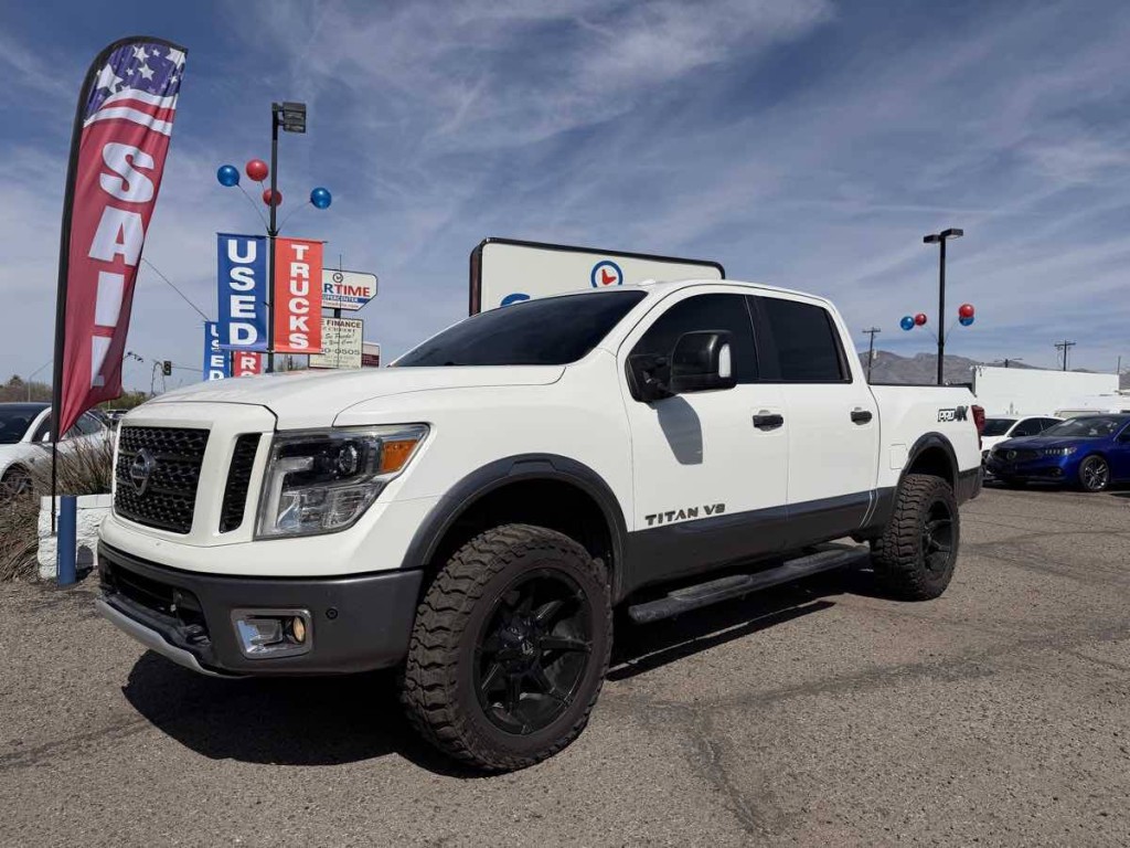 2018 Nissan Titan Image 1