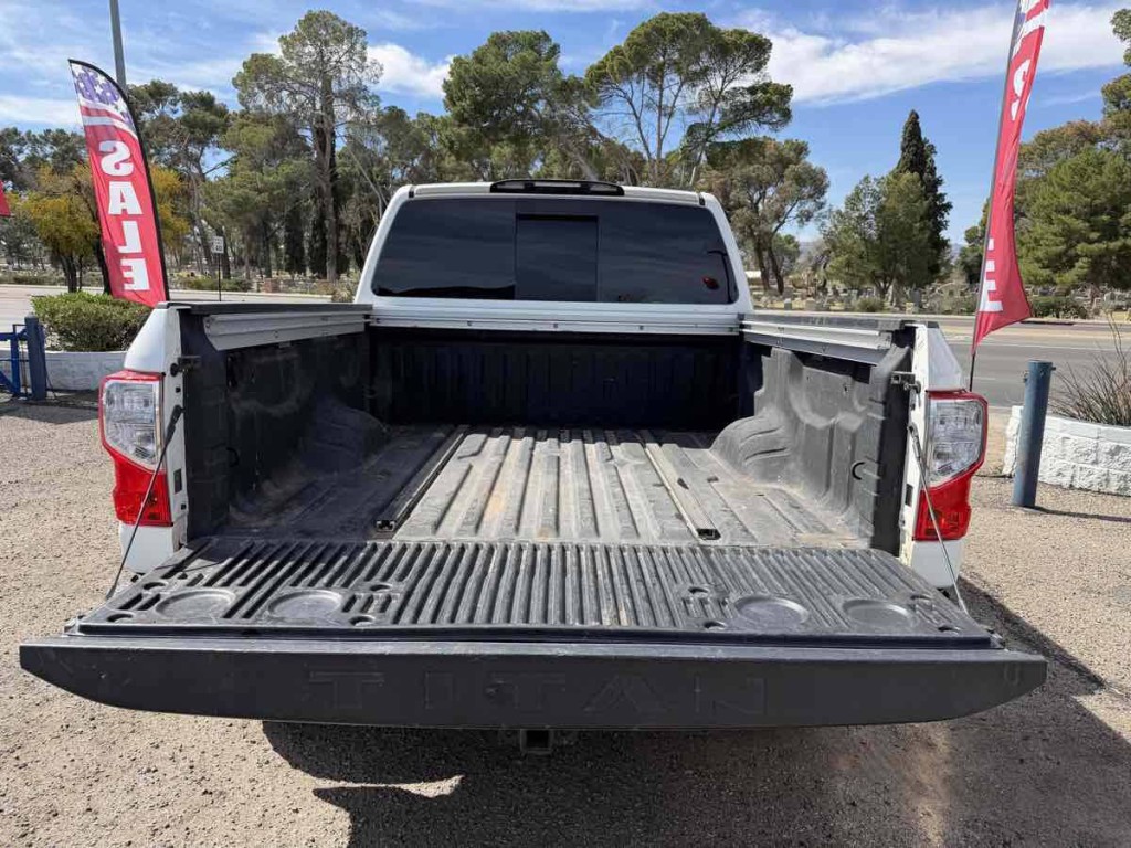2018 Nissan Titan Image 5