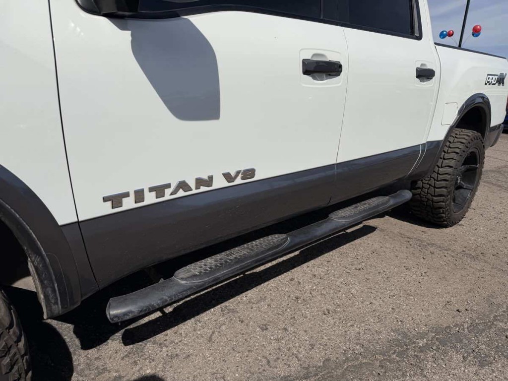 2018 Nissan Titan Image 12