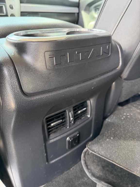 2018 Nissan Titan Image 28