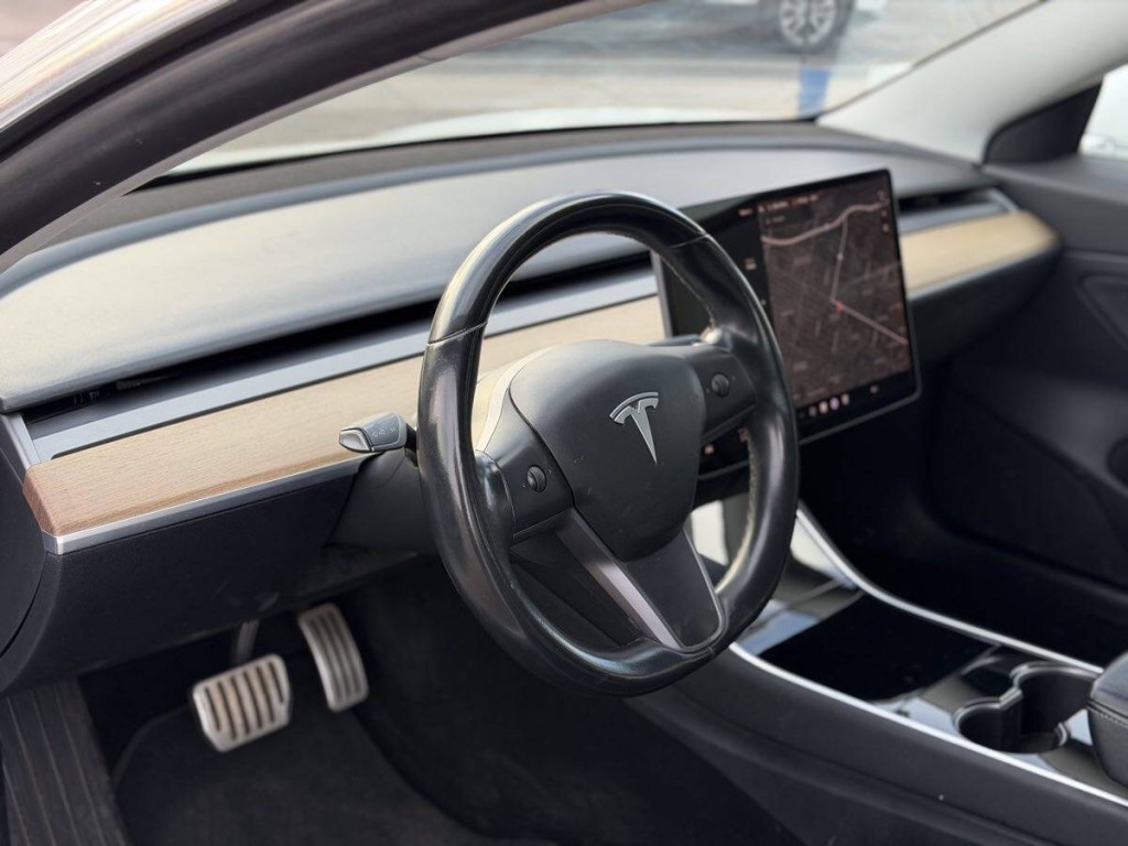 2019 Tesla Model 3 Image 10