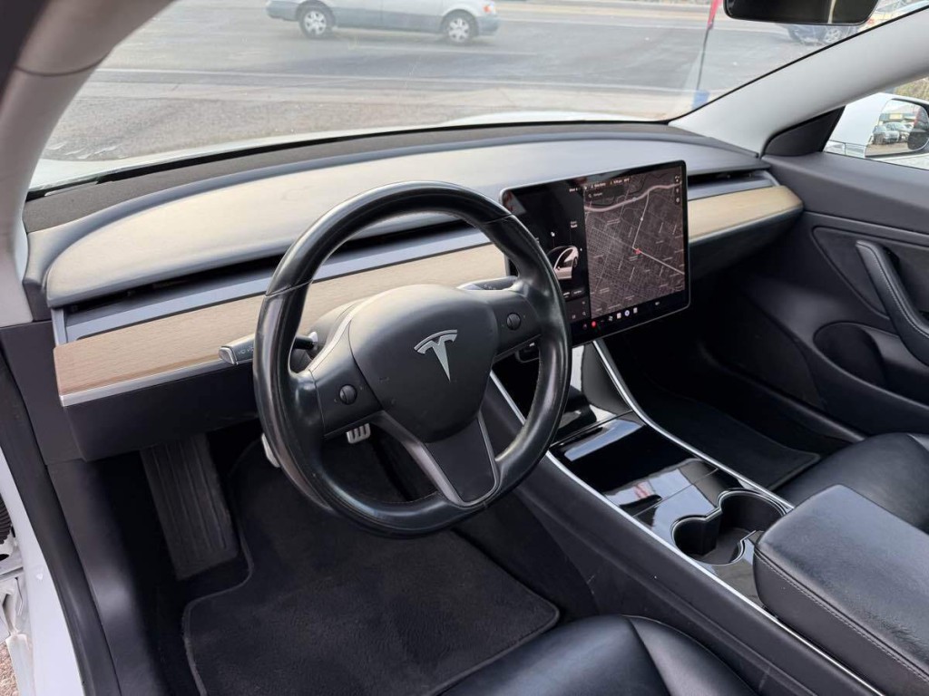 2019 Tesla Model 3 Image 11