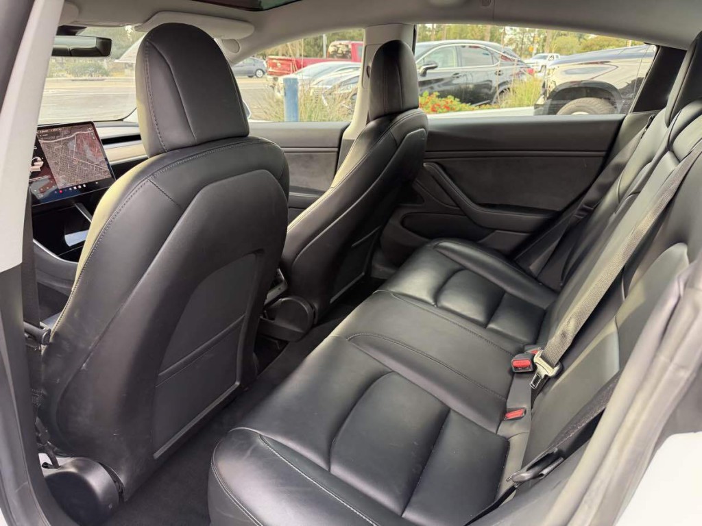 2019 Tesla Model 3 Image 13