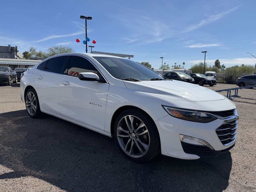 2021 Chevrolet Malibu Image 3