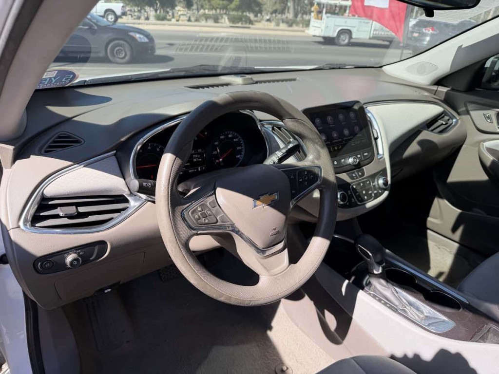 2021 Chevrolet Malibu Image 12