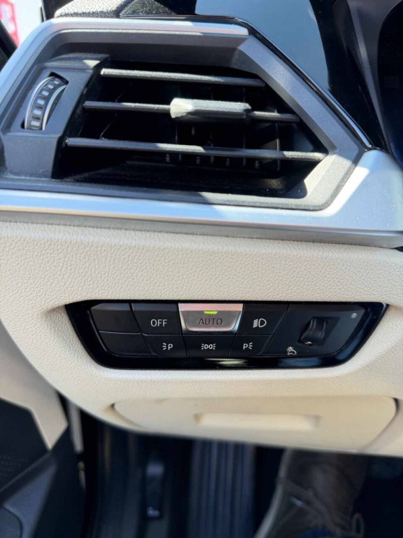 2020 BMW 3 Series Image 16