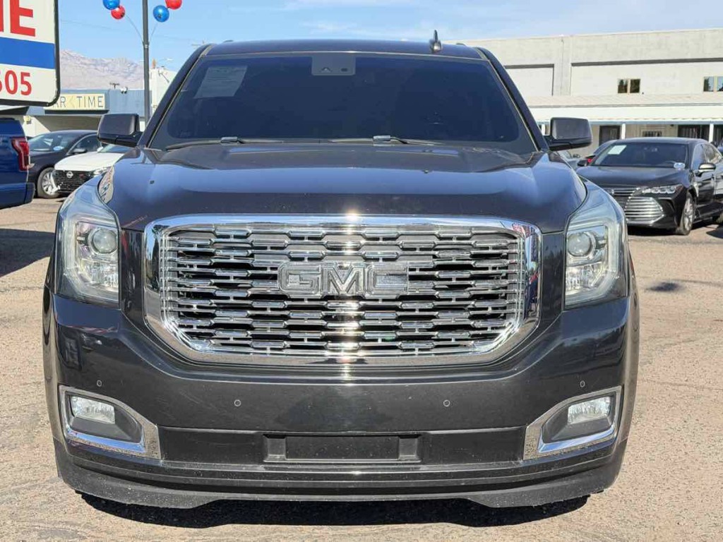2018 GMC Yukon Image 2