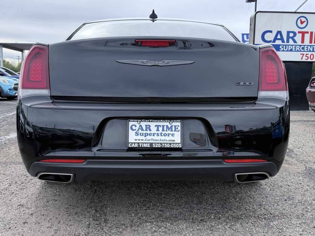2022 Chrysler 300 Image 6
