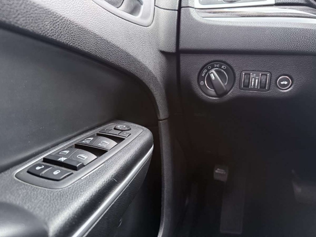 2022 Chrysler 300 Image 21