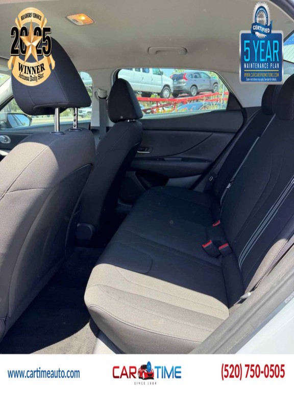 2023 Hyundai Elantra Image 18