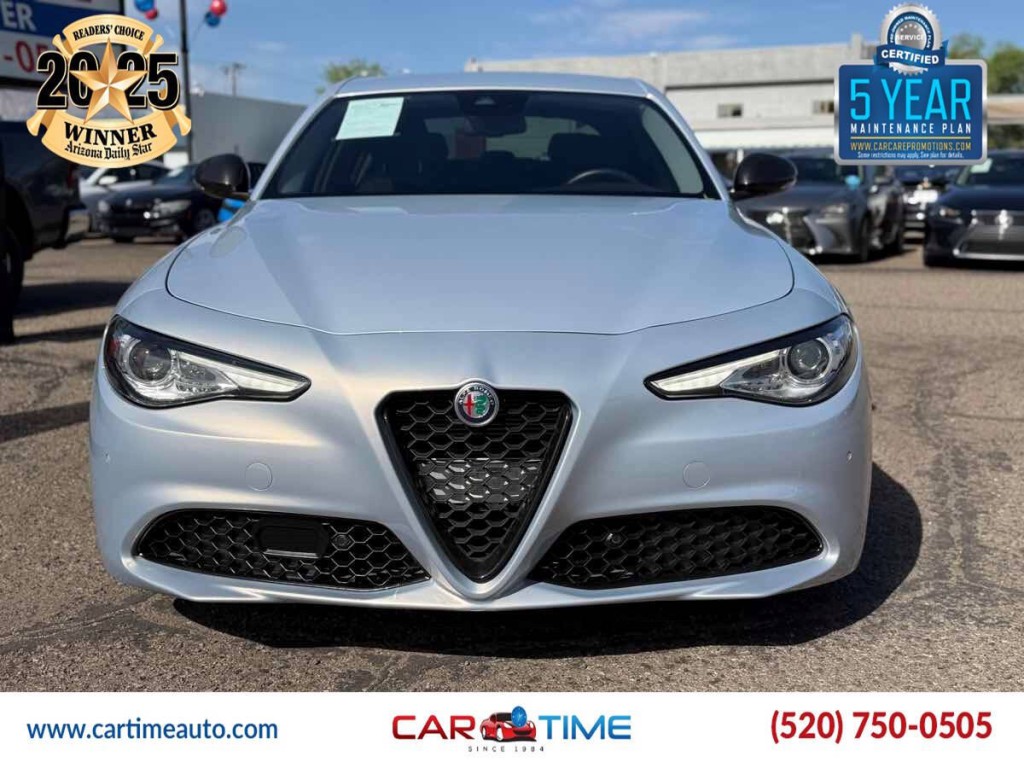 2021 Alfa Romeo Giulia Image 2