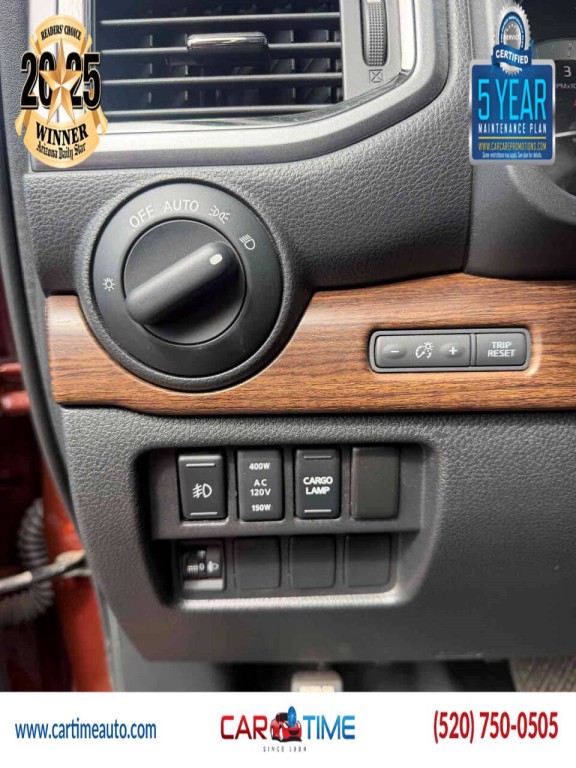 2017 Nissan Titan Image 17