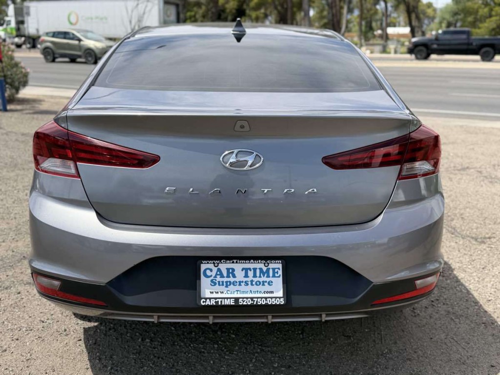 2019 Hyundai Elantra Image 4
