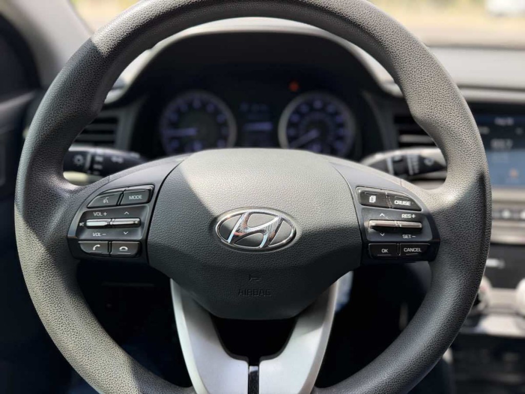 2019 Hyundai Elantra Image 8