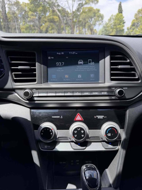 2019 Hyundai Elantra Image 10