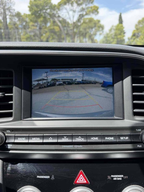2019 Hyundai Elantra Image 11